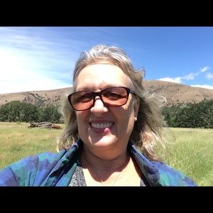 Meet your Posher, Julie s